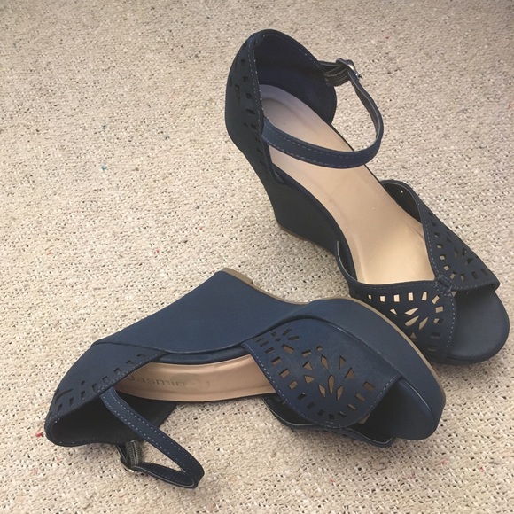 Jasmin Shoes - Jasmin Kerrina Style Wedged Heels